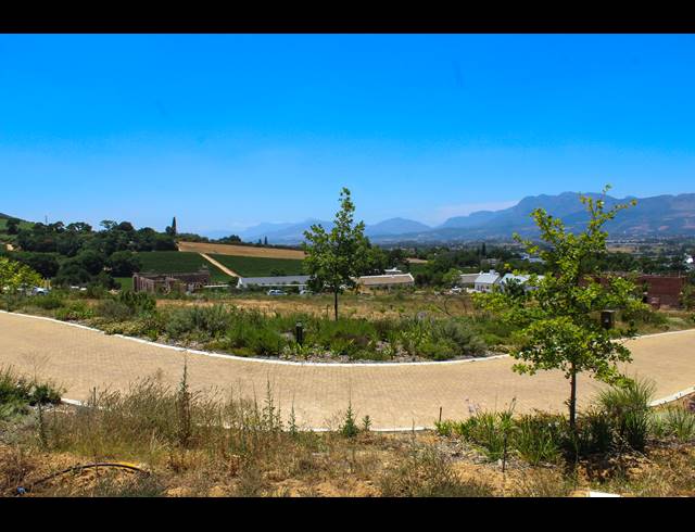 883M² VACANT LAND FOR SALE IN COURTRAI